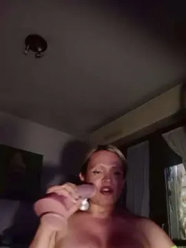 Cam4 Private Sex Chat of carolinda1