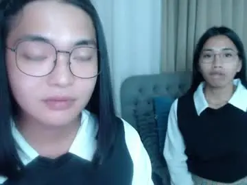 Chaturbate Live Sex Cam of zhaviahale