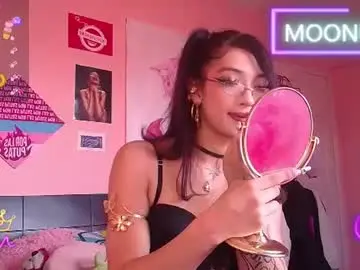 Chaturbate Live Sex Cam of moonfiredance
