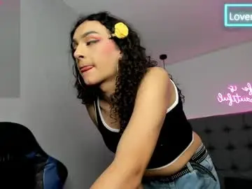 Chaturbate Live Sex Cam of scarletcherry18