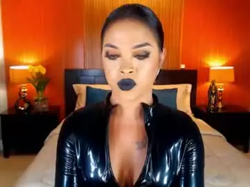 Chaturbate Watch Live Sex Cams of urmajestytyra