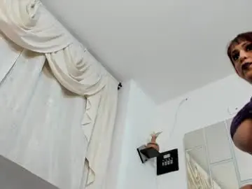 Chaturbate Live Sex Cam of sarita_loven