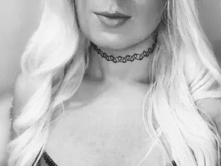 Streamate Live Porn of AvaRosee21