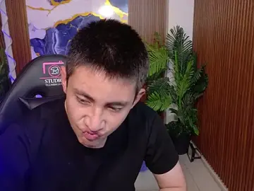 Stripchat Free Porn Cam of Andres_Tay