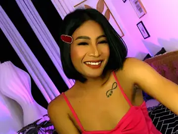 Stripchat Sex Cam of YourPrettyBella_TS