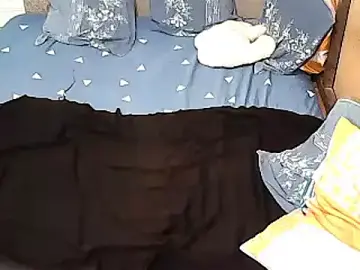 Stripchat Live Sex Cam of xxhottinybabe