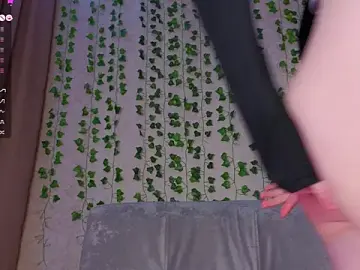 Stripchat Nude Webcam of c0ralynx