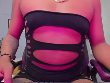 Stripchat Nude Webcam of Nahomy_Collins_