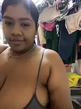 Stripchat Free Porn Cam of paola091