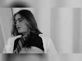 Xlovecam Live Sex Cam of AliceCoolenk